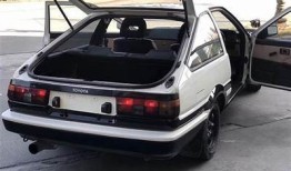 AE86经典车评测：老司机分享亚洲抖阴驾驶体验