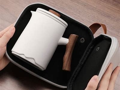 抖阴十抖臀飞机杯：揭示新型成人玩具的魅力与使用体验