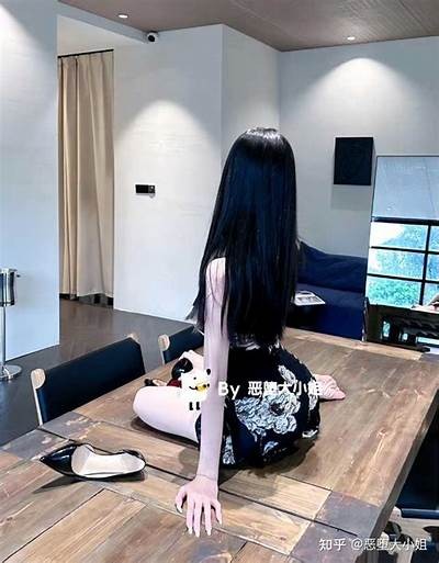 高叉卡阴连体衣穿搭技巧，抖音热门视频分享与推荐