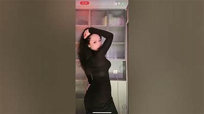 心上人直播抖阴精彩瞬间，网友纷纷围观互动！